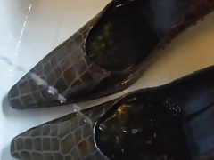 Pissing sexy Croc Pumps from jackandcoke1947