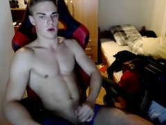 (bw) Dutch Mr. Tilburg Catches Shot With Towel