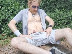 Bearded guy Skycladstargazer enjoys a wild peeing adventure and gets off on his own aroma