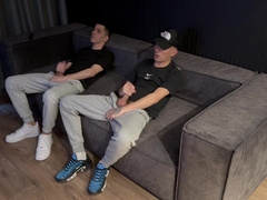 2 PALS FAPPING OFF TOGETHER