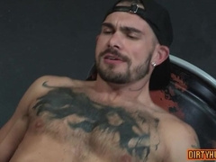 Jizz Flow Romp with Muscle Grizzly Buttfuck ends in a hot cumshot