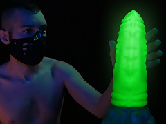 Social Distancing and Aliens  (Clayton dildo - Bad Dragon)