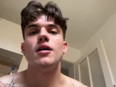 See me stroke my weenie while I'm pumped up and oily