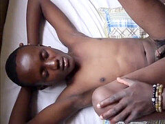 Africans Rick and Jordan sans a condom