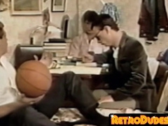 RetroDudes.com - College dudes enjoy cock sucking party in dorm room