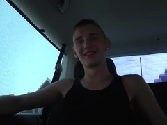 Oscar Roberts se fait defoncer et il aime ca !