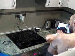 Webcam in the kitchen with Jess used raw by Jorhe Leal