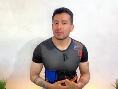 Colombian barber and 20-yr-elder stud having hook-up no condom