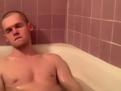 Jizzing in the shower fingerblasting my bootie