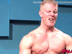 Blond bulky jock gets his fuck-hole drilled by hairy hunk