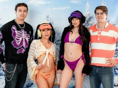 18 ans, Gros cul, Grosse bite, Couple, En levrette, Seins naturels, Adolescente, Nénés