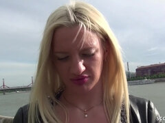 Rubia, Corridas, Sexo duro, Lencería, Dinero, Público, Medias largas, Adolescente