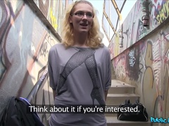 Enthousiasteling, Blond, Pijpbeurt, Hondjeshouding, Handbeurt, Buiten, Gezichtspunt, Tieten likken
