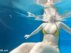 Playa, Masaje, Masturbación, Desnudo, Tetas naturales, Pequeña, Piscina, Bajo el agua