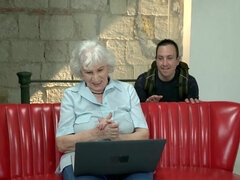 Blasen, Kehlenfick, Hundestellung, Oma, Handjob, Hd, Muschi, Schlaffe titten