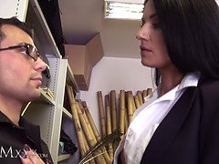 Grosse titten, Braunhaarige, Geile alte tussi, Lecken, Milf, Mutti, Muschi, Strümpfe