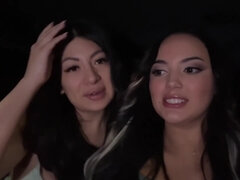 Gros cul, Club, Gorge profonde, Fait maison, Lesbienne, Naturelle, Chatte, Plan cul à trois
