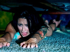 Américain, Gros seins, Brunette brune, Branlette thaïlandaise, Chaussures, Tatouage, Adolescente, Pute