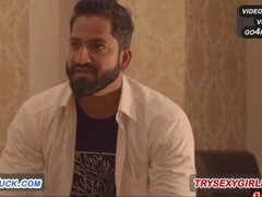 18, デカパイ, 大学生, イく瞬間, 指いじり, 手コキする, インド人, 妻