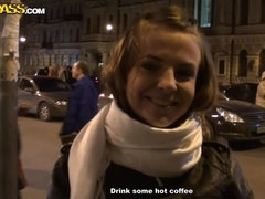 In den arsch, Absätze, Geld, Piercing, Öffentlich, Realität, Strümpfe, Flotter dreier