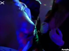 お尻, フェラチオ, 着衣女と全裸男, 衣服着たままセックス, ダンス, グループ, ハードコア, オッパイの