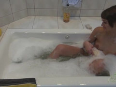 Amateur, Brunette brune, Petite amie, Mamelons bombés, Douche, Nénés, Jouets, Vibromasseur