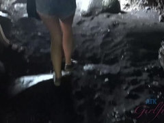 Leie, Grosser arsch, Grosse titten, Braunhaarige, Freundin, Masturbation, Pov, Tätowierung