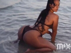 Culo grande, Bikini, Morena, Latina, Lencería