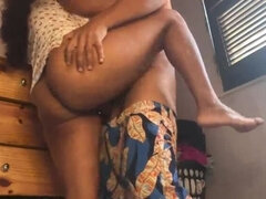 Leie, Grosser arsch, Schwarz, Hundestellung, Selbstgemacht, Küche, Latina, Jungendliche (18+)