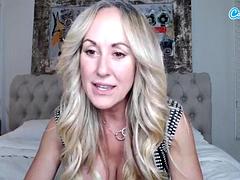 Tussi, Grosse titten, Blondine, Reif, Milf, Solo, Titten, Netzkamera
