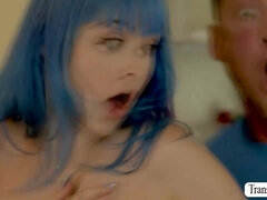 デカパイ, フェラチオ, 彼氏, 捕まる, ラティーナ, なめる, オマンコ, シーメール