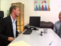 ブロンド, 浮気する