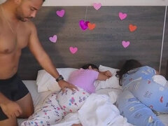 18 ans, Gros cul, Gros seins, Femme couguar, Éjaculation interne, Poilue, Hd, Épouse