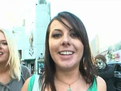 Grosser arsch, Blondine, Spermaladung, Handjob, Hardcore, Lesbisch, Natürlich, Flotter dreier