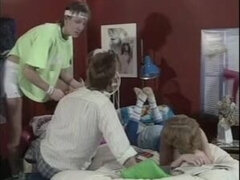 ブロンド, イく瞬間, デンマーク人, 手コキする, レトロ, ティーン, 三人, ヴィンテージ