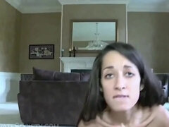 18 ans, Gros seins, Brunette brune, Tir de sperme, Bite énorme, Interracial, Petite femme, Adolescente