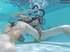 Grosser schwanz, Bikini, Hardcore, Ungarisch, Pool, Pov, Jungendliche (18+), Titten