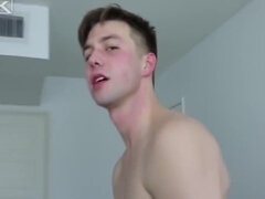 Grosser schwanz, Klassisch, Süss, Kehlenfick, Aufs gesicht abspritzen, Hardcore, Flotter dreier, Titten