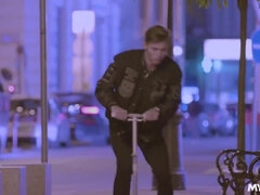 Grote mammen, Bruinharig, Sperma in gezicht, Handbeurt, Hd, Moeder die ik wil neuken, Natuurlijk, Kut duiken