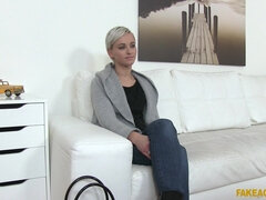 18 jaar, Enthousiasteling, Kont, Lieveling, Masturbatie, Kantoor, Kort haar, Tiener