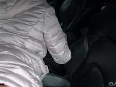 Leie, Braunhaarige, Spermaladung, Aufs gesicht abspritzen, Höschen, Pov, Öffentlich, Jungendliche (18+)