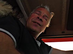 Amateur, Gros seins, Sucer une bite, Brunette brune, Doigter, Hard, Lingerie, Mère que j'aimerais baiser