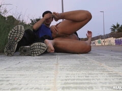 Mooie dikke vrouwen, Grote lul, Grote mammen, Bruinharig, Auto, Interraciaal, Masturbatie, Nat