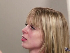 18 ans, Cul, Blonde, Tir de sperme, Faciale, Chatte, Plan cul à trois, Uniforme