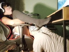 Video Game enthusiast babe playing games as her pussy gets devoured.