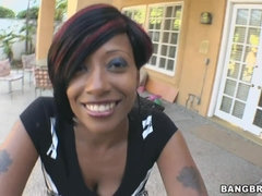 Pijpbeurt, Classisch, Erotisch, Handbeurt, Interraciaal, Masturbatie, Moeder die ik wil neuken, Moeder