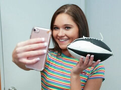 Amateur, Grosse bite, Brunette brune, Petite femme, Rasée, Maigrichonne, Adolescente, Nénés