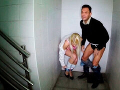 デカチン, フェラチオ, 捕まる, バック, なめる, パーティ, 公共, オマンコ