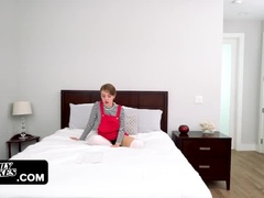 Blondine, Blasen, Sperma im mund, Hundestellung, Aufs gesicht abspritzen, Hardcore, Natürlichen titten, Socken