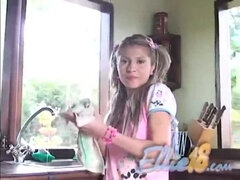 Penetracion con dedos, Cocina, Latina, Pequeña, Coño, Flaco, Calientapollas, Adolescente